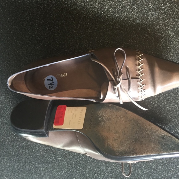 Giorgio Armani NWT taupe leather loafers, with leather ties, 37 EU or 6 US. NEW - Picture 4 of 7